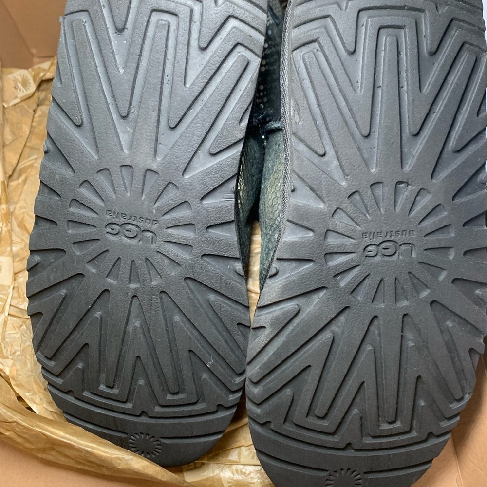 Ugg K Bailey Bow - image 5